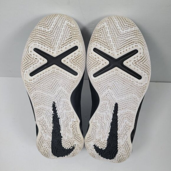 Nike Hustle D 10 Youth Basketball Sneakers Black & Silver CW6735-004 US Size 6Y - Picture 6 of 8